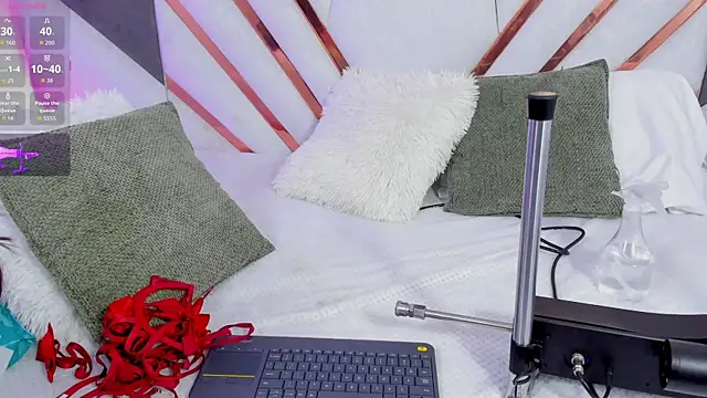 Snapshot of cutie_sarax1 chatting on September 24, 7:35 pm cutie sarax1 online show from September 24, 7:35 pm