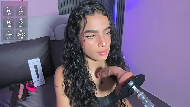 honey sofii  online show from January 17, 1:07 pm