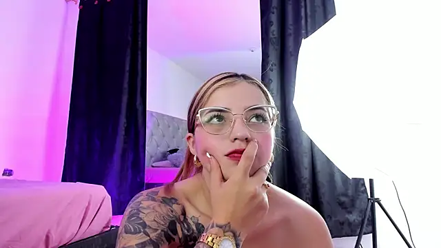 Snapshot of MelaniJhonson chatting on September 21, 7:29 am MelaniJhonson online show from September 21, 7:29 am