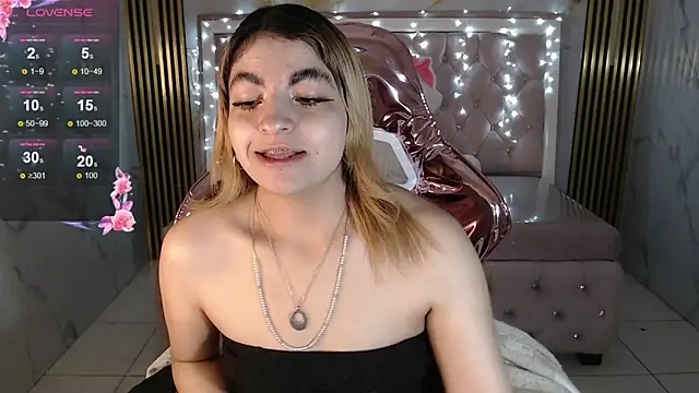 Snapshot of lili_conor_s chatting on September 24, 3:38 am lili conor s online show from September 24, 3:38 am