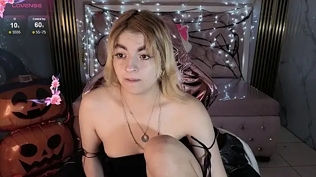 Snapshot of lili_conor_s chatting on October 22, 3:55 am lili conor s online show from October 22, 3:55 am