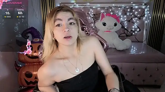 Snapshot of lili_conor_s chatting on October 30, 4:26 am lili conor s online show from October 30, 4:26 am