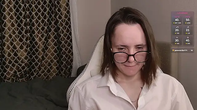 Snapshot of Luna_Loveee chatting on October 5, 4:39 am Luna Loveee online show from October 5, 4:39 am