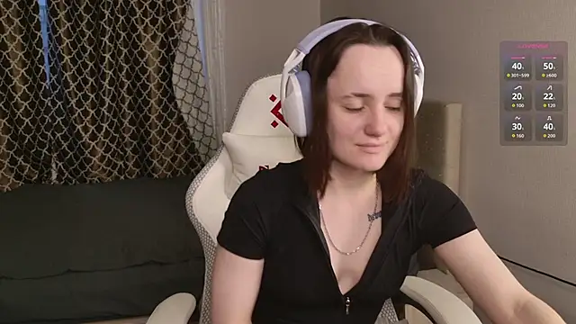 Snapshot of Luna_Loveee chatting on October 19, 3:52 am Luna Loveee online show from October 19, 3:52 am