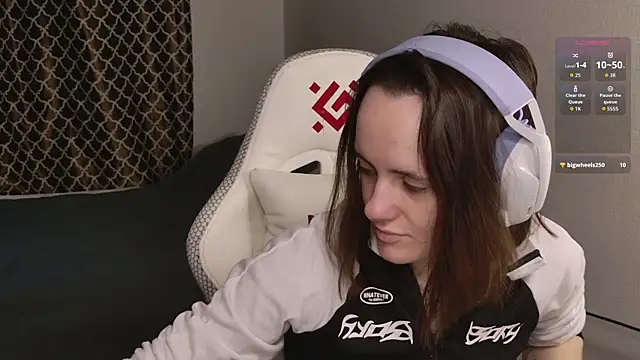 Snapshot of Luna_Loveee chatting on October 26, 3:57 am Luna Loveee online show from October 26, 3:57 am