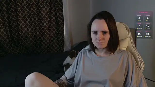 Snapshot of Luna_Loveee chatting on October 6, 9:04 am Luna Loveee online show from October 6, 9:04 am