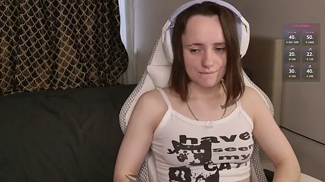 Snapshot of Luna_Loveee chatting on October 17, 4:59 am Luna Loveee online show from October 17, 4:59 am