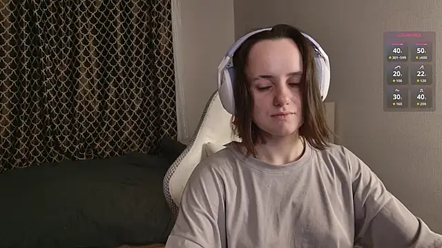 Snapshot of Luna_Loveee chatting on October 4, 3:01 am Luna Loveee online show from October 4, 3:01 am