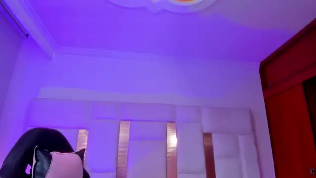 Snapshot of SteffyMontes chatting on October 8, 11:47 am SteffyMontes online show from October 8, 11:47 am