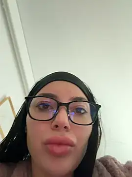 Mia Splash online show from January 19, 11:28 am