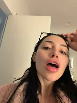 Mia Splash online show from February 4, 12:41 pm