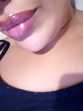 Snapshot of Sexlove1xo chatting on October 1, 9:42 pm Sexlove1xo online show from October 1, 9:42 pm