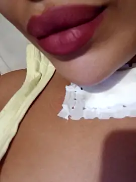 Snapshot of Sexlove1xo chatting on October 30, 11:06 pm Sexlove1xo online show from October 30, 11:06 pm