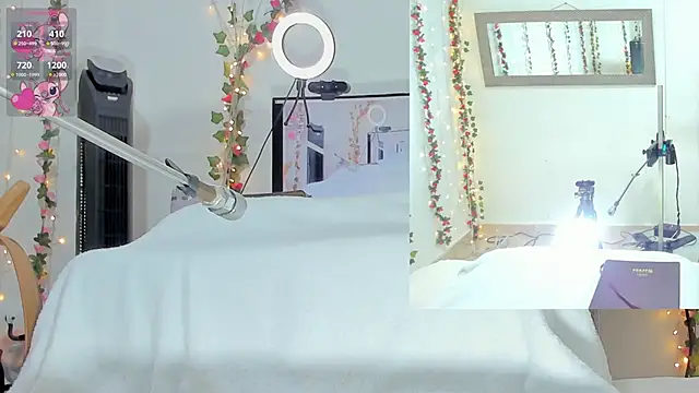 Snapshot of Genesis_Love__ chatting on September 30, 9:26 am Genesis Love online show from September 30, 9:26 am