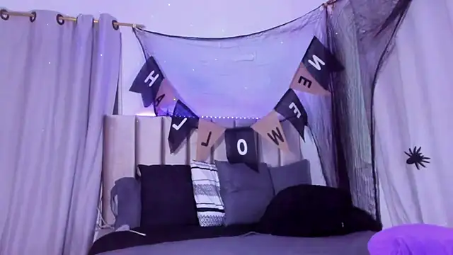 Snapshot of Anaroussew02 chatting on October 30, 3:53 am Anaroussew02 online show from October 30, 3:53 am