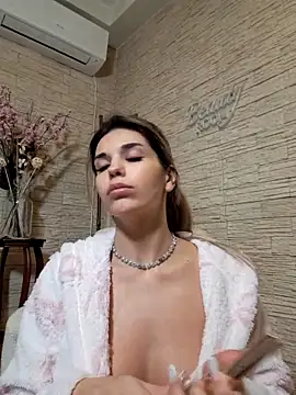 Bella Posh online show from February 10, 3:26 pm