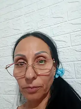 Snapshot of Ramona870 chatting on October 21, 6:45 pm Ramona870 online show from October 21, 6:45 pm