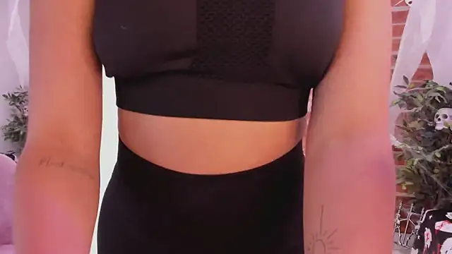 Laura Bonnet  online show from October 24, 5:09 pm