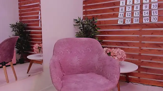 Laura Bonnet  online show from September 17, 4:38 pm