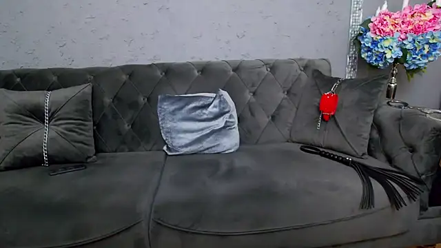 MissNicoleDom online show from October 5, 12:54 pm