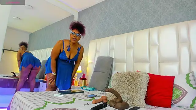 ConnySullivan online show from October 20, 1:14 pm