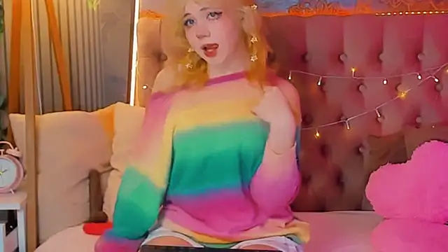 EmilyAngells online show from April 13, 6:14 am