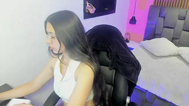 angeline davies online show from October 10, 4:06 am