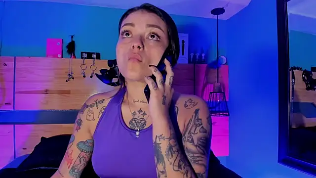 ChloeAllennn online show from March 9, 2:53 pm