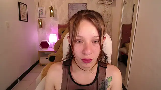 Snapshot of genesish_ chatting on September 16, 8:17 pm genesish online show from September 16, 8:17 pm