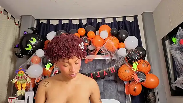 Effie cooper online show from October 18, 7:48 pm