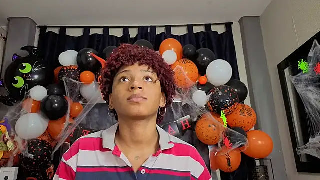 Effie cooper online show from October 21, 8:02 pm