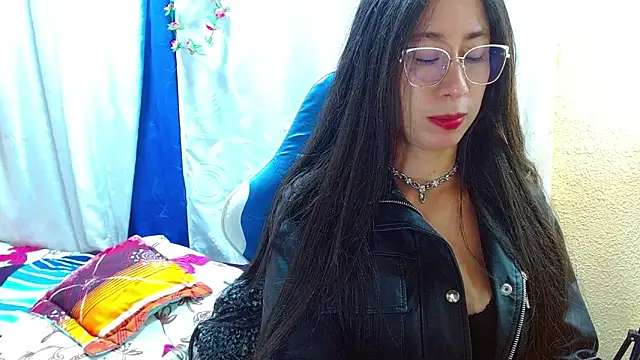 Gia leinn online show from January 6, 5:38 pm