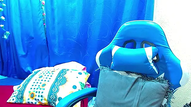 Gia leinn online show from April 8, 11:07 pm