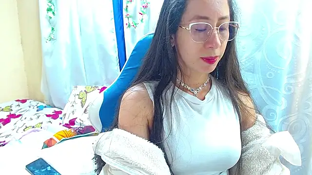 Gia leinn online show from November 14, 10:54 pm