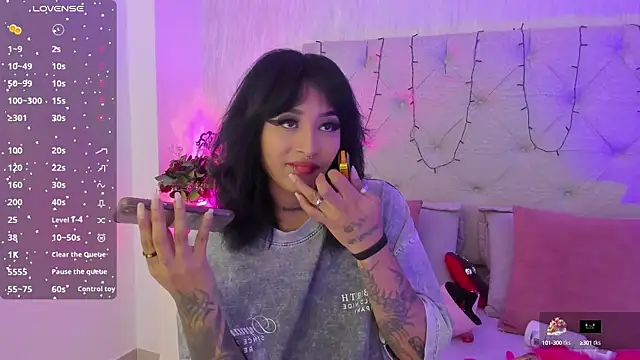 Snapshot of goth_tasha chatting on October 1, 8:14 pm goth tasha online show from October 1, 8:14 pm