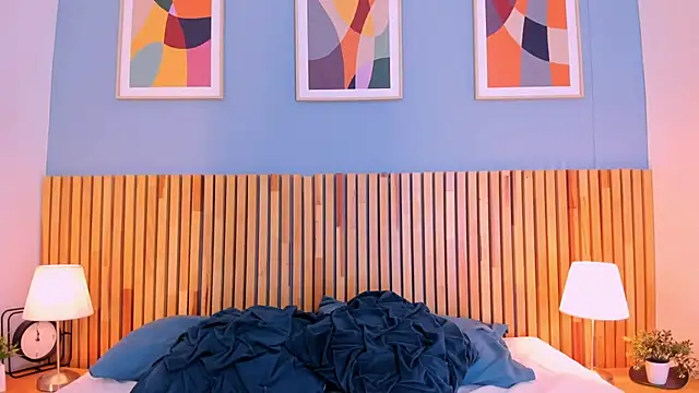 Snapshot of AnnieGibbyns chatting on October 3, 8:25 pm AnnieGibbyns online show from October 3, 8:25 pm