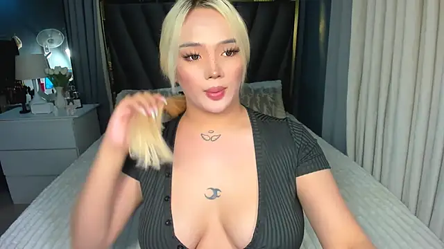 KylieSonique online show from October 10, 4:39 am