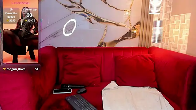 Snapshot of Bella_williamss_ chatting on October 23, 8:26 pm Bella williamss online show from October 23, 8:26 pm