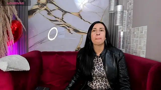 Snapshot of Bella_williamss_ chatting on October 27, 8:03 pm Bella williamss online show from October 27, 8:03 pm