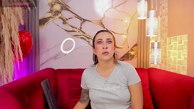 Snapshot of Bella_williamss_ chatting on October 21, 8:24 pm Bella williamss online show from October 21, 8:24 pm