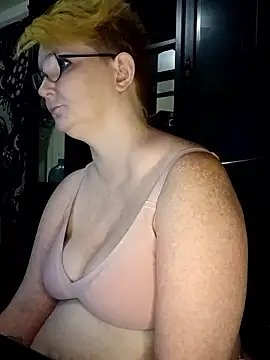 Mellyjellygoddess420 online show from May 26, 11:42 am