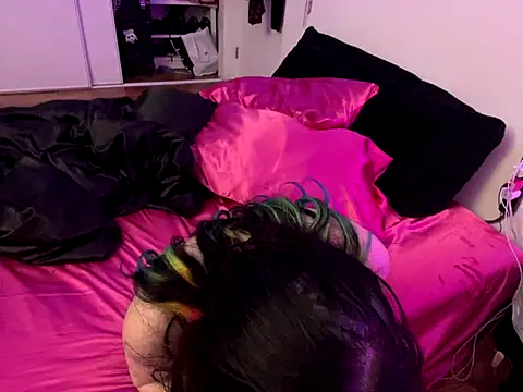 Snapshot of ChrryFoxx chatting on October 9, 9:02 am ChrryFoxx online show from October 9, 9:02 am