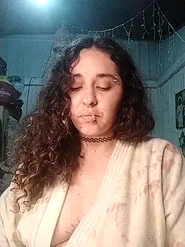 Snapshot of Fellyna chatting on October 4, 8:24 pm Fellyna online show from October 4, 8:24 pm