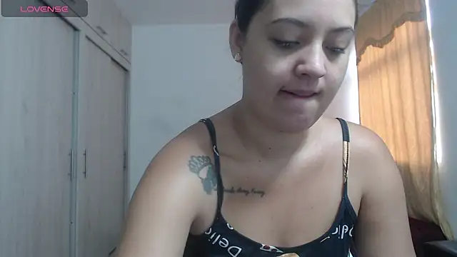 Snapshot of Anthonela_Queen chatting on October 27, 1:50 pm Anthonela Queen online show from October 27, 1:50 pm