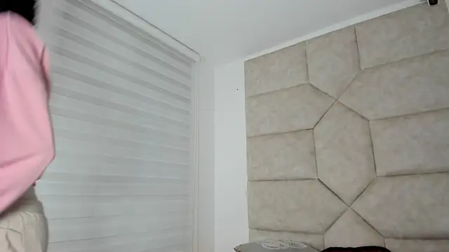 Snapshot of Vaiolett_Smith chatting on September 24, 10:47 am Vaiolett Smith online show from September 24, 10:47 am