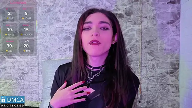 Snapshot of MaeveKuro chatting on October 6, 3:12 am MaeveKuro online show from October 6, 3:12 am