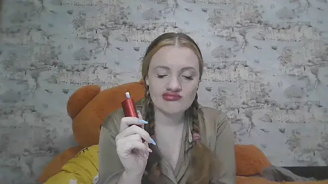 Eveline May online show from October 9, 2:32 pm