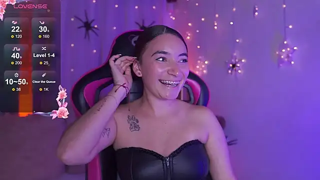 Snapshot of issa_monterrey chatting on October 16, 11:40 pm issa monterrey online show from October 16, 11:40 pm