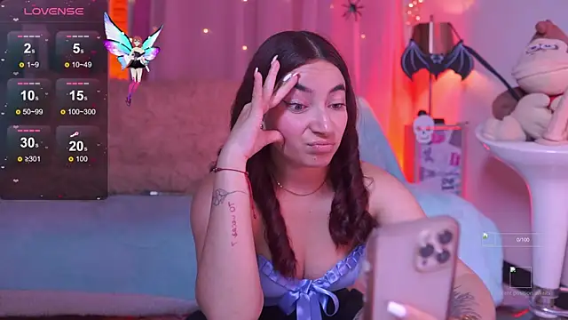 Snapshot of issa_monterrey chatting on October 10, 12:26 am issa monterrey online show from October 10, 12:26 am