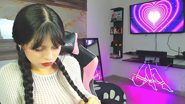 Snapshot of Cloe_roouse chatting on October 28, 8:25 pm Cloe roouse online show from October 28, 8:25 pm